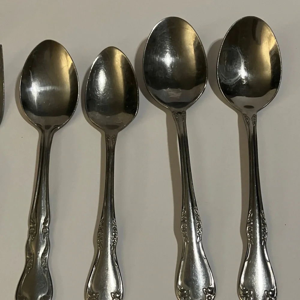 Oneida Silver‎ Flatware Set of 6 - WMA Rogers Deluxe Stainless